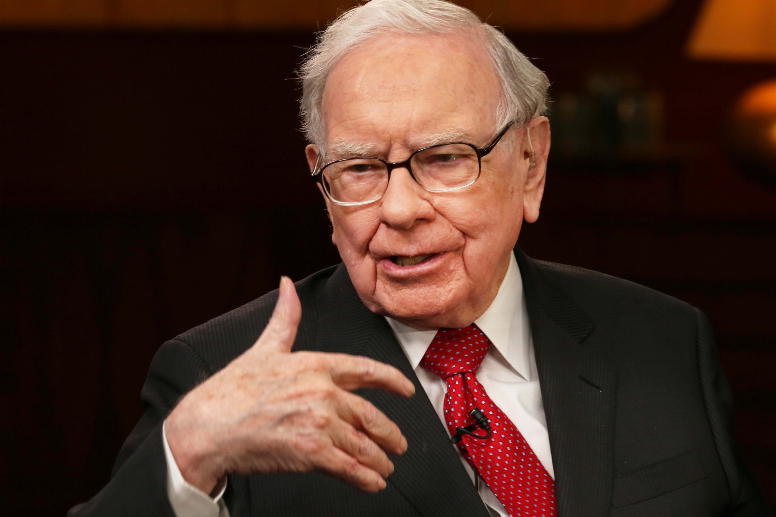 Warren Buffett built up cash during stock market rout | Loud Silence News