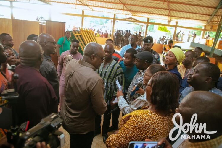 H.E John Mahama Has visited Communities Along the Volta River Affected by the Akosombo Dam Spillage